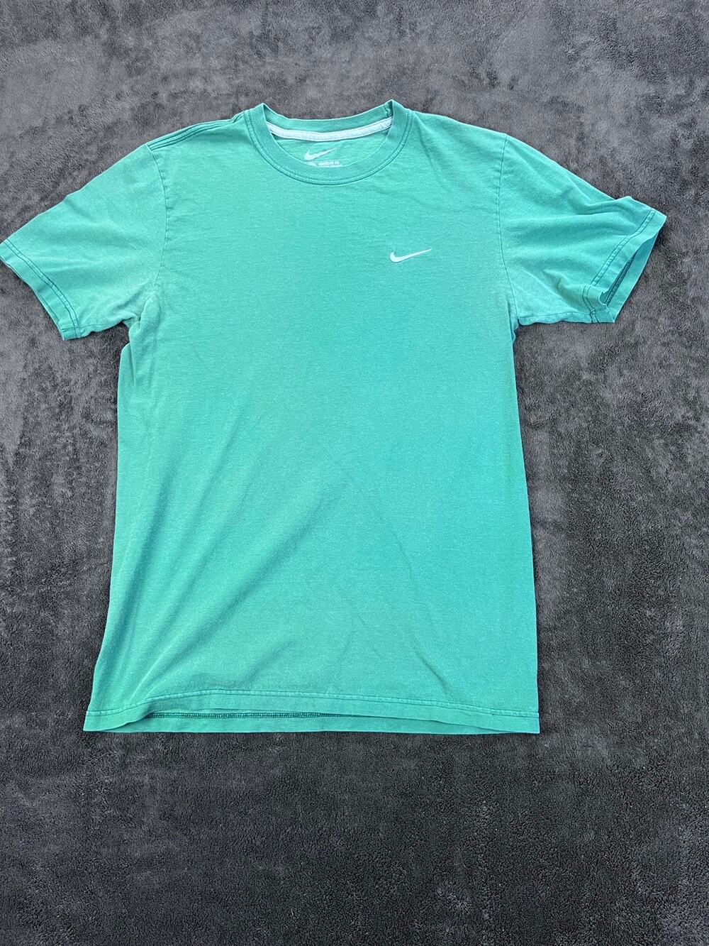 Nike Basic Swoosh Tee Faded Green S